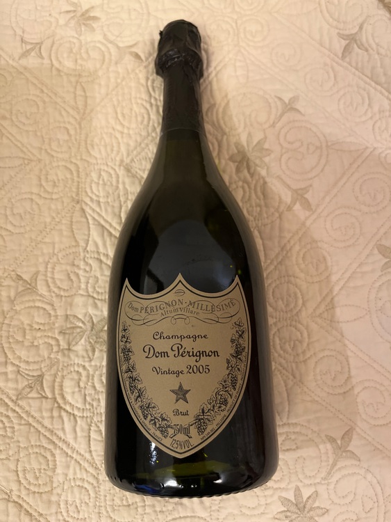 シャンパン ドン・ペリニヨン （お酒）の商品画像 - 査定依頼日：2025年6月18日 - 最高査定価格：20,500円