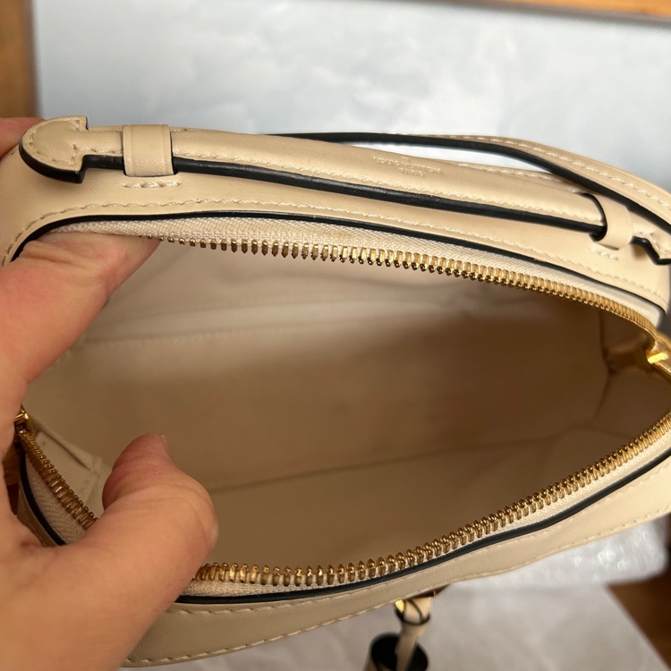 サントンジュ　ショルダーバッグ（ブランドバッグ）の商品画像 - 査定依頼日：2026年1月30日 - 最高査定価格：160,000円