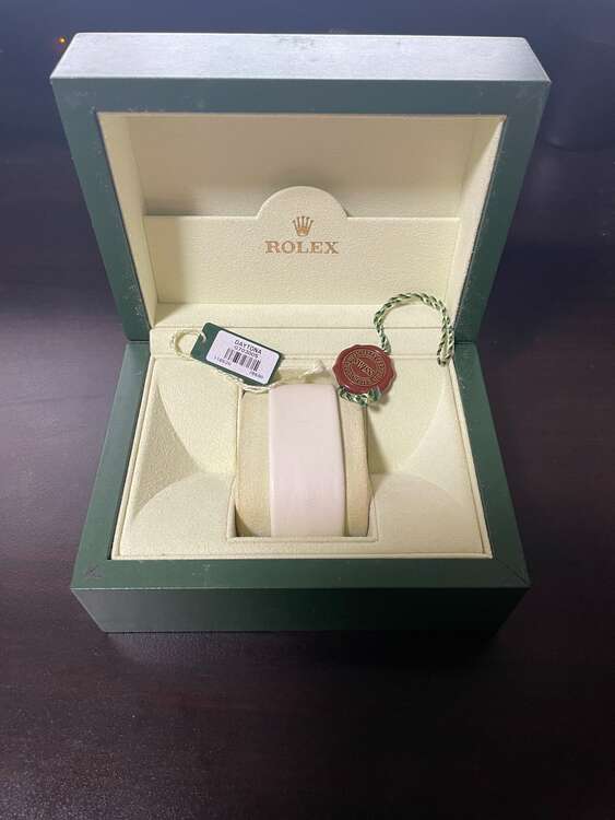 ロレックス デイトナ 116520（高級時計）の商品画像 - 査定依頼日：2025年3月21日 - 最高査定価格：3,000,000円