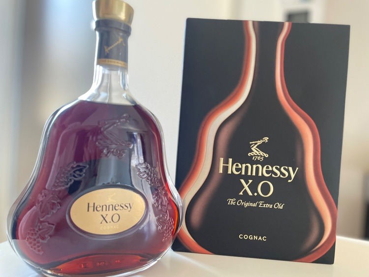 Hennessy XO 1L（お酒）の商品画像 - 査定依頼日：2026年4月23日 - 最高査定価格：15,000円