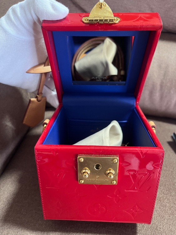 ブリーカーボックス　ショルダーバッグ（ブランドバッグ）の商品画像 - 査定依頼日：2026年4月15日 - 最高査定価格：120,000円