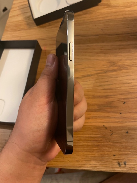 iPhone12Pro 256GB黒（スマホ）の商品画像 - 査定依頼日：2025年9月22日 - 最高査定価格：46,000円