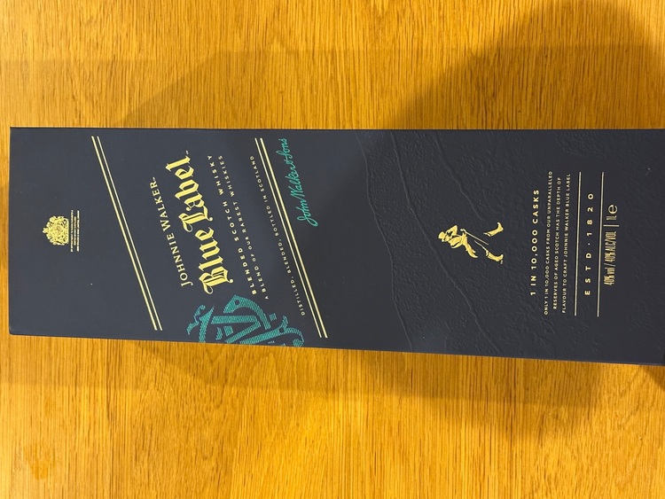 ウイスキー ジョニーウォーカー （お酒）の商品画像 - 査定依頼日：2025年9月1日 - 最高査定価格：12,000円