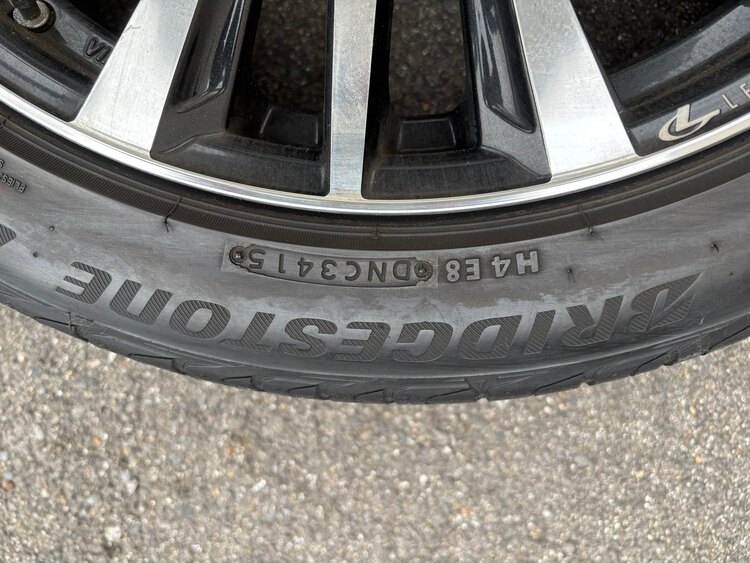 タイヤホイール（カー用品）の商品画像 - 査定依頼日：2025年4月2日 - 最高査定価格：500円