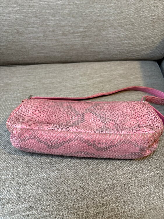 ハンドバッグ（ブランドバッグ）の商品画像 - 査定依頼日：2025年1月18日 - 最高査定価格：2,000円