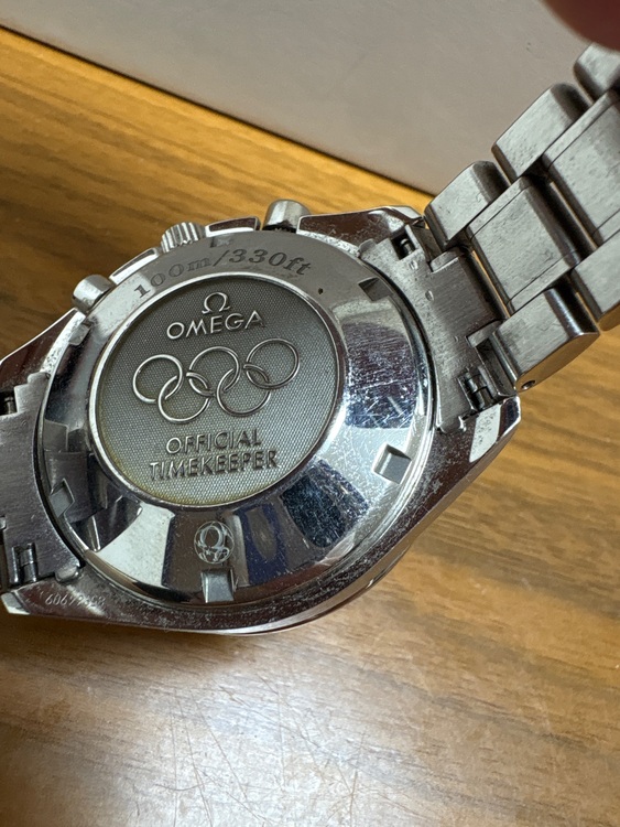 オメガ スピードマスター 8596490（高級時計）の商品画像 - 査定依頼日：2025年7月2日 - 最高査定価格：330,000円