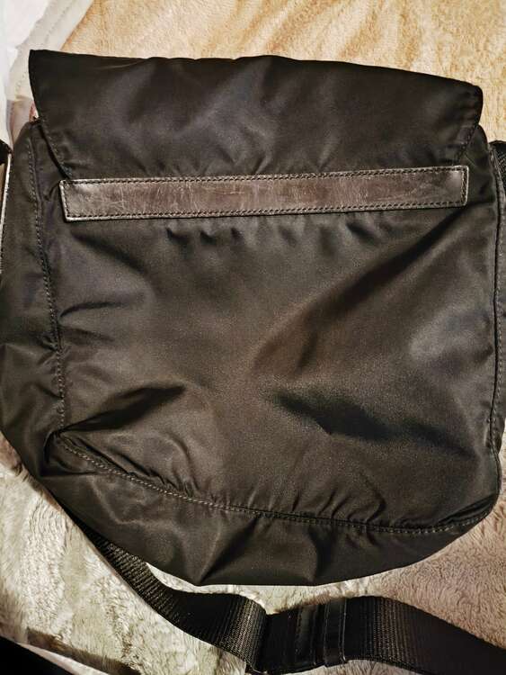 ナイロンショルダーバッグ（ブランドバッグ）の商品画像 - 査定依頼日：2025年4月27日 - 最高査定価格：30,000円