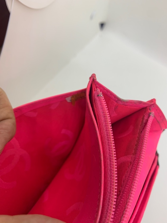 カンボンライン ラムスキン　マトラッセ 長財布 ブラック ココマーク ホワイト（ブランド財布・小物）の商品画像 - 査定依頼日：2026年7月12日 - 最高査定価格：10,000円
