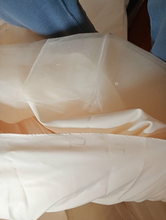 ウェディングドレス（古着・ファッション）の商品画像 - 査定依頼日：2026年3月1日 - 最高査定価格：100円