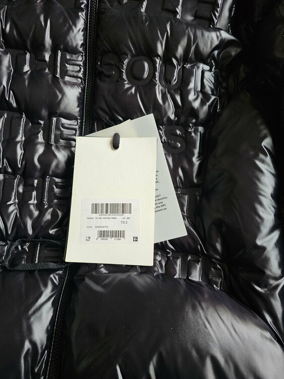 モンクレール ジーニアス MONCLER GENIUS MAKINNON FRA（古着・ファッション）の商品画像 - 査定依頼日：2026年2月11日 - 最高査定価格：100,000円