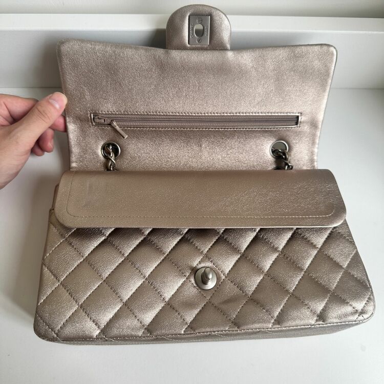 マトラッセ（ブランドバッグ）の商品画像 - 査定依頼日：2025年8月28日 - 最高査定価格：700,000円