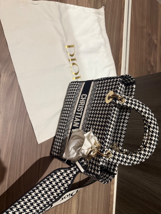 ディオール  （ブランドバッグ）の商品画像 - 査定依頼日：2025年12月7日 - 最高査定価格：250,000円