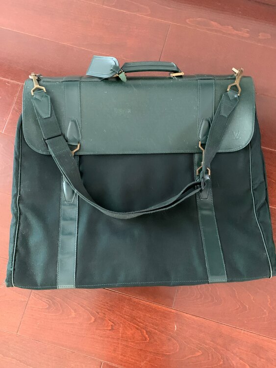 ルイヴィトン タイガ （ブランドバッグ）の商品画像 - 査定依頼日：2025年4月17日 - 最高査定価格：30,000円