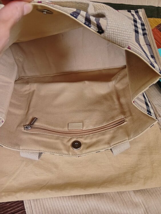 BURBERRY（ブランドバッグ）の商品画像 - 査定依頼日：2026年4月25日 - 最高査定価格：2,500円