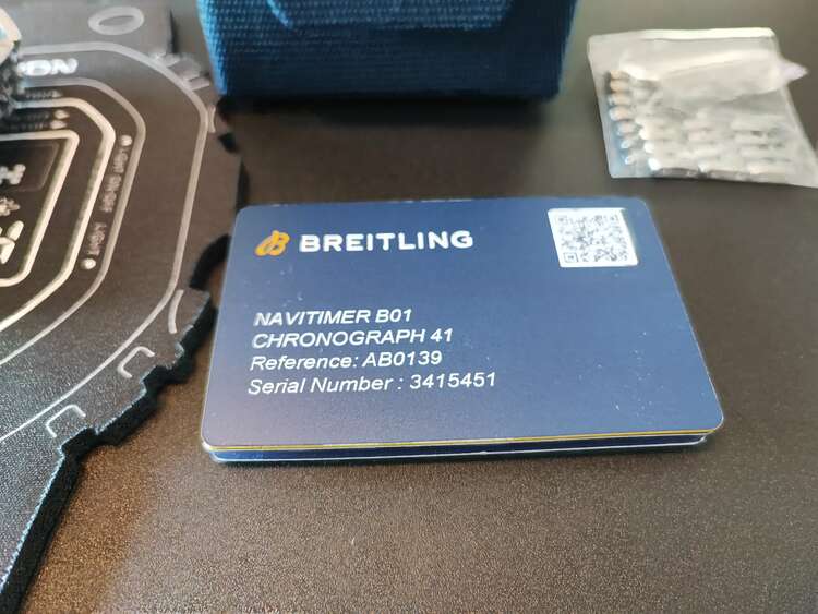 ブライトリング ナビタイマー （高級時計）の商品画像 - 査定依頼日：2025年2月5日 - 最高査定価格：780,000円