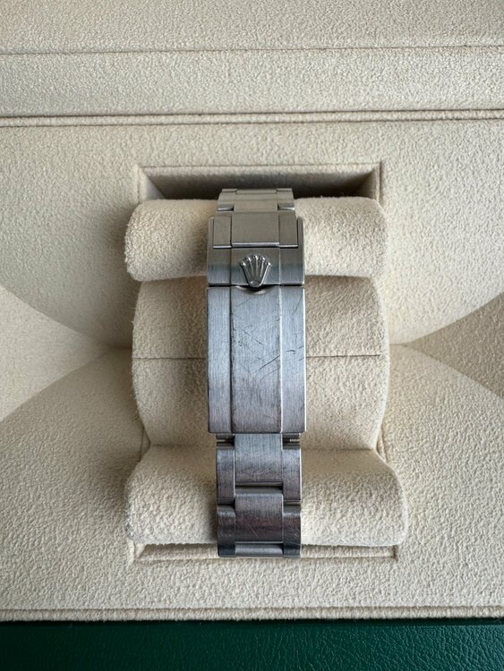 ロレックス エクスプローラー 124270（高級時計）の商品画像 - 査定依頼日：2025年12月14日 - 最高査定価格：1,350,000円