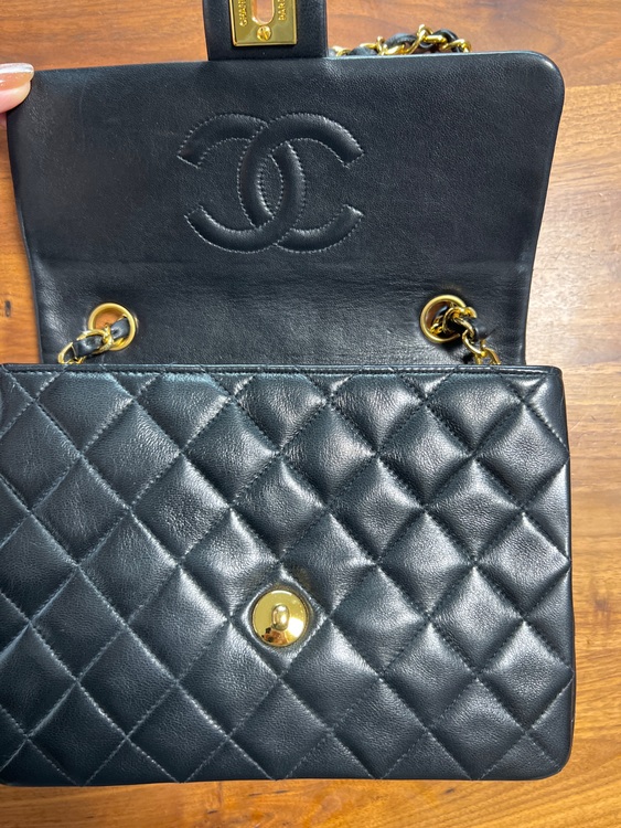 シャネルミニマトラッセ ラムスキン（ブランドバッグ）の商品画像 - 査定依頼日：2025年6月26日 - 最高査定価格：450,000円