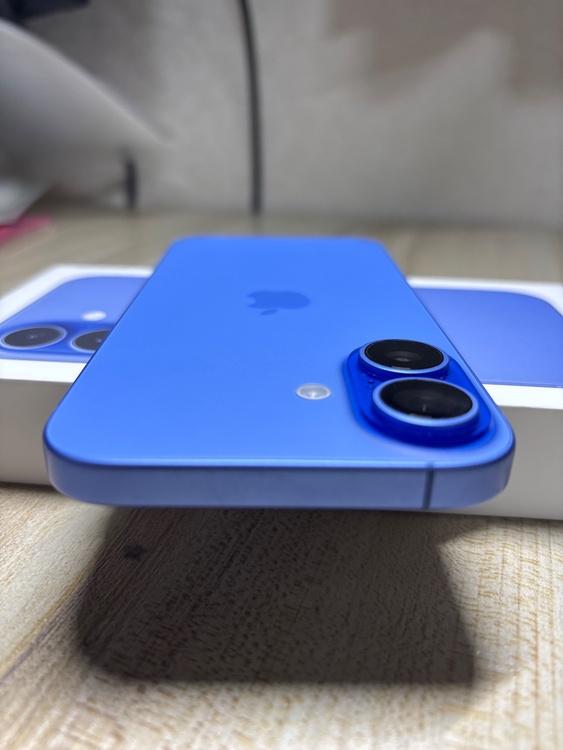 iPhone 16 128GB docomo（スマホ）の商品画像 - 査定依頼日：2026年4月1日 - 最高査定価格：80,000円