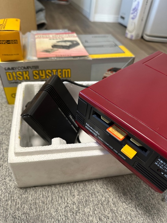 ファミリーコンピュータディスクシステム（ゲーム機本体・ゲームソフト）の商品画像 - 査定依頼日：2025年7月13日 - 最高査定価格：2,000円