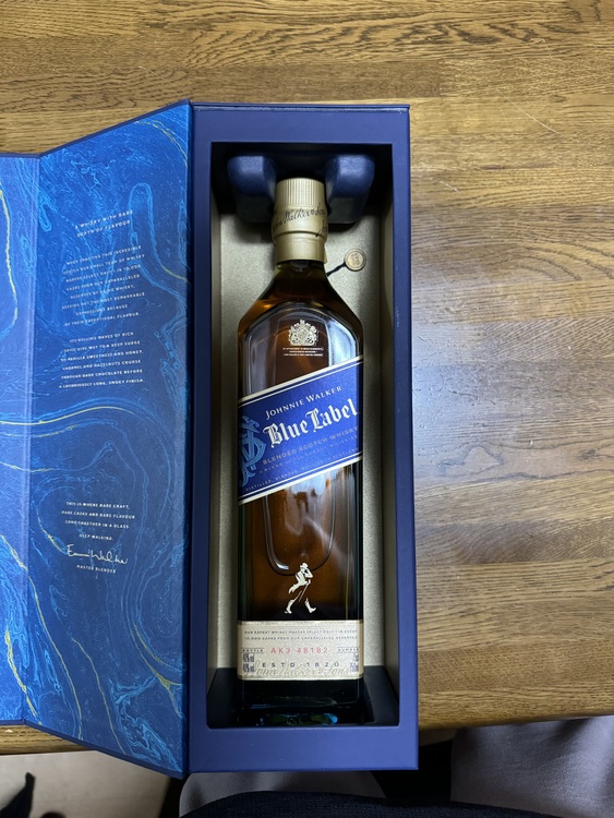 ウイスキー ジョニーウォーカー （お酒）の商品画像 - 査定依頼日：2025年3月28日 - 最高査定価格：10,000円
