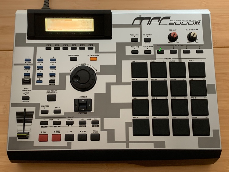MPC2000XL SE3（ピアノ・楽器・PA機材）の商品画像 - 査定依頼日：2026年4月25日 - 最高査定価格：100,000円