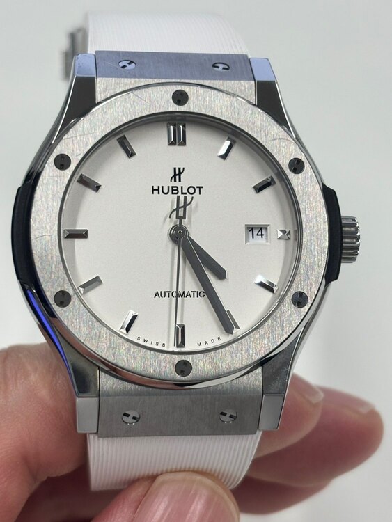 ウブロ クラシックフュージョン 166378（高級時計）の商品画像 - 査定依頼日：2025年4月16日 - 最高査定価格：550,000円