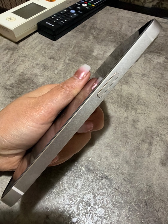 iPhone iPhone 13 128GB SIMフリー（スマホ）の商品画像 - 査定依頼日：2026年9月27日 - 最高査定価格：35,500円