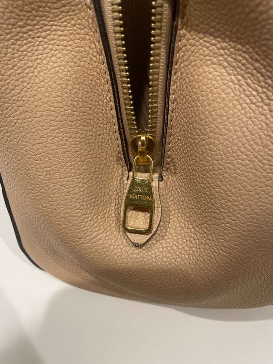 モンテーニュ（ブランドバッグ）の商品画像 - 査定依頼日：2026年1月22日 - 最高査定価格：145,000円