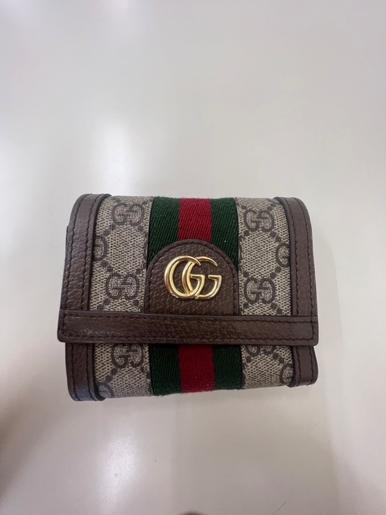 GUCCI折りたたみ財布（ブランド財布・小物）の商品画像 - 査定依頼日：2025年8月11日 - 最高査定価格：12,000円