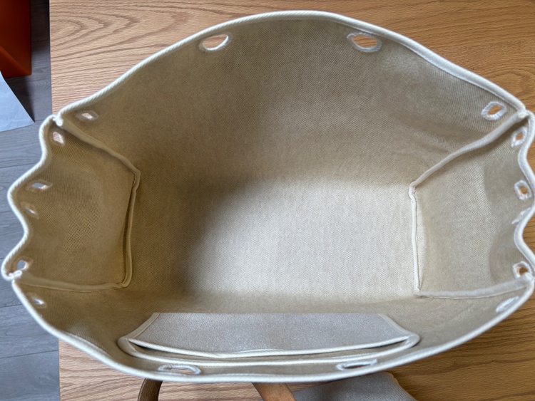 トートバック　2個（ブランドバッグ）の商品画像 - 査定依頼日：2026年2月25日 - 最高査定価格：90,000円