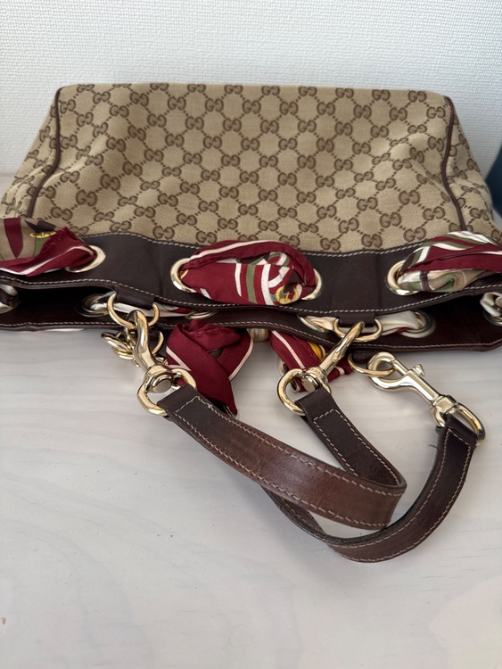 トートバッグ（ブランドバッグ）の商品画像 - 査定依頼日：2025年8月22日 - 最高査定価格：27,000円