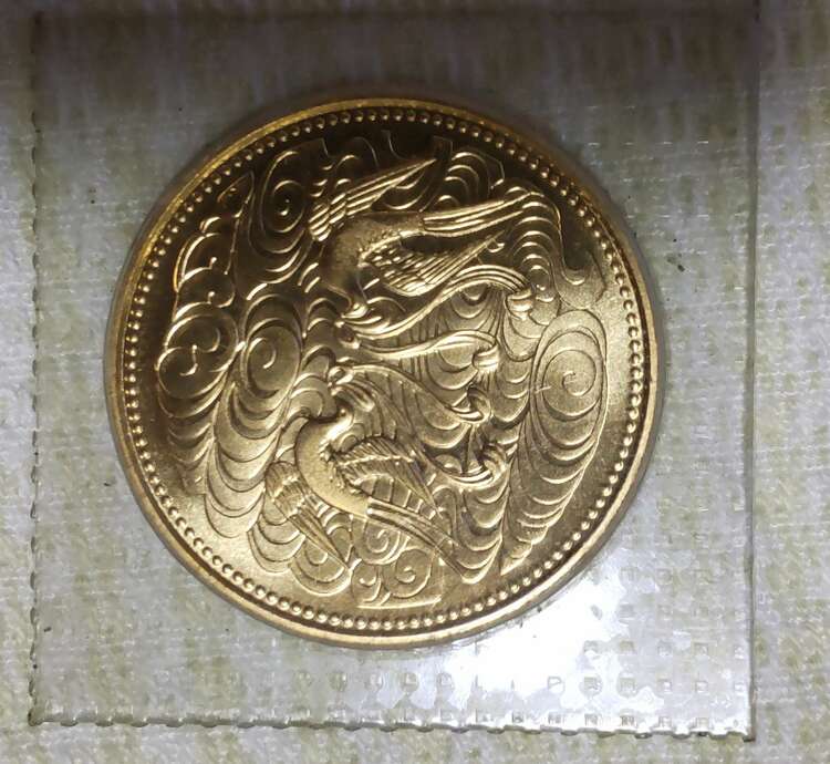 天皇陛下御在位60年記念 10万円金貨 (1点) （金・貴金属）の商品画像 - 査定依頼日：2025年5月21日 - 最高査定価格：328,000円