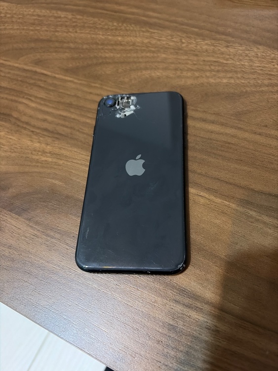 iPhone iPhone SE (第 2 世代) 64GB SIMフリー（スマホ）の商品画像 - 査定依頼日：2026年8月4日 - 最高査定価格：3,500円