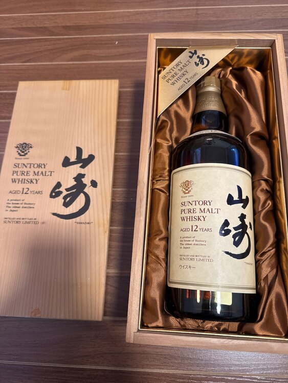 ウイスキー サントリー山崎 （お酒）の商品画像 - 査定依頼日：2025年2月4日 - 最高査定価格：33,000円