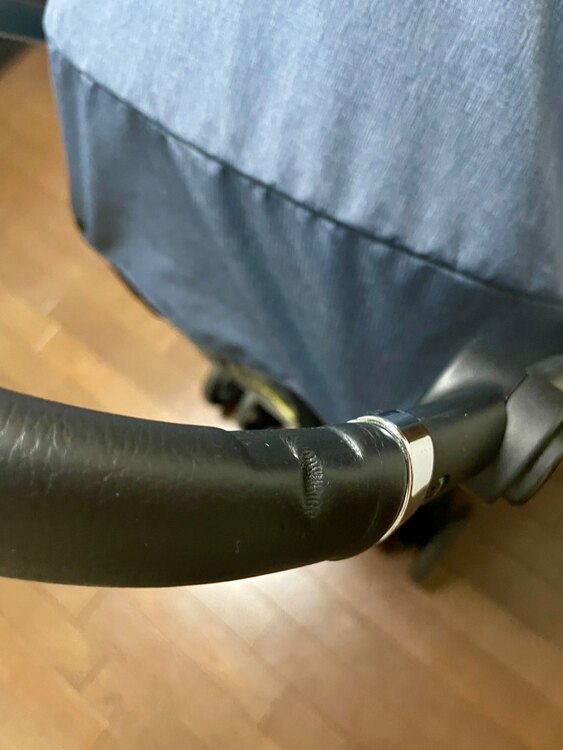 アップリカ ベビーカールンルンコンパクト ベビーザらス限定（ベビー用品）の商品画像 - 査定依頼日：2025年3月24日 - 最高査定価格：500円