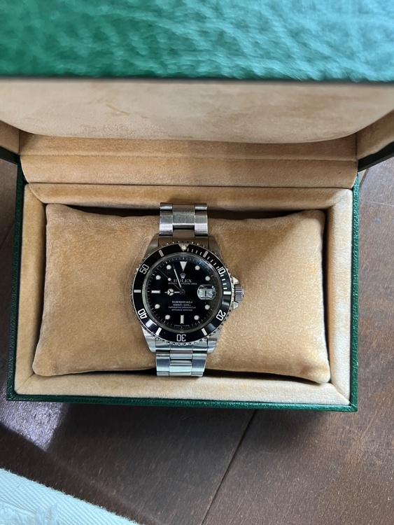 サブマリーナ　デイト　ブラック（高級時計）の商品画像 - 査定依頼日：2026年2月28日 - 最高査定価格：1,480,000円