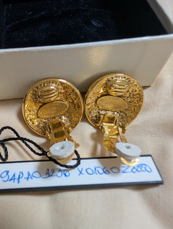 イヤリング（ブランド財布・小物）の商品画像 - 査定依頼日：2025年6月4日 - 最高査定価格：30,000円