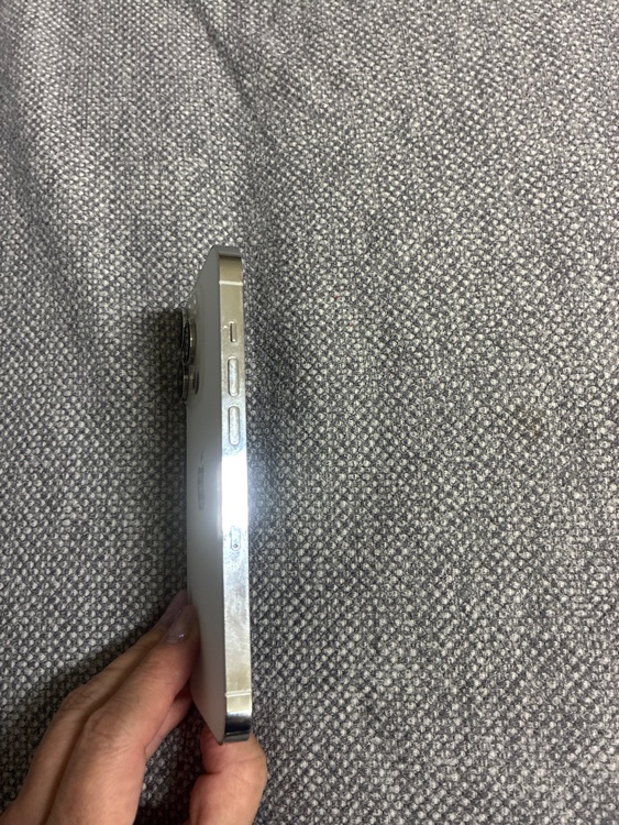 iPhone iPhone 14 Pro 256GB au（スマホ）の商品画像 - 査定依頼日：2026年7月3日 - 最高査定価格：65,000円