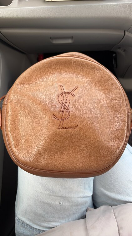 イブサンローラン  （ブランドバッグ）の商品画像 - 査定依頼日：2025年3月22日 - 最高査定価格：10,000円