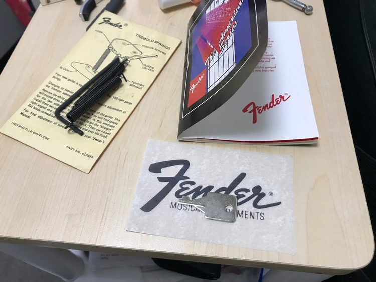 FENDER USA STRATCASTER standerd（ピアノ・楽器・PA機材）の商品画像 - 査定依頼日：2026年6月15日 - 最高査定価格：100,000円