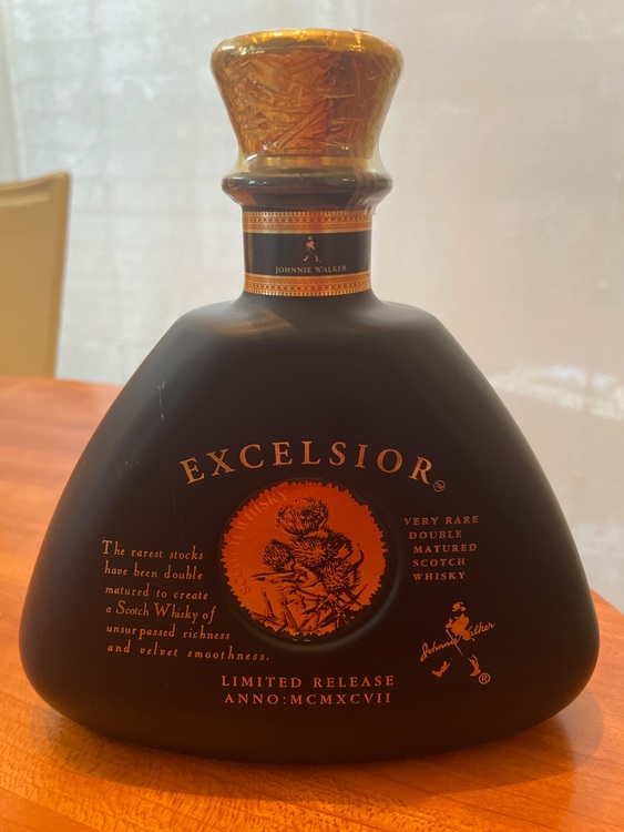 ウイスキー ジョニーウォーカー （お酒）の商品画像 - 査定依頼日：2025年12月3日 - 最高査定価格：52,000円