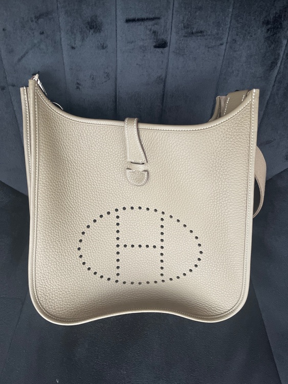 エルメス エブリン （ブランドバッグ）の商品画像 - 査定依頼日：2026年4月1日 - 最高査定価格：530,000円