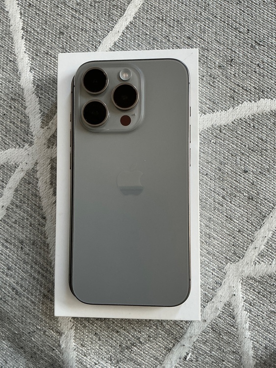 iPhone iPhone 15 Pro 256GB SIMフリー（スマホ）の商品画像 - 査定依頼日：2026年10月17日 - 最高査定価格：87,000円