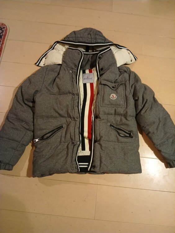 ダウン（スマホ）の商品画像 - 査定依頼日：2026年2月18日 - 最高査定価格：100,000円