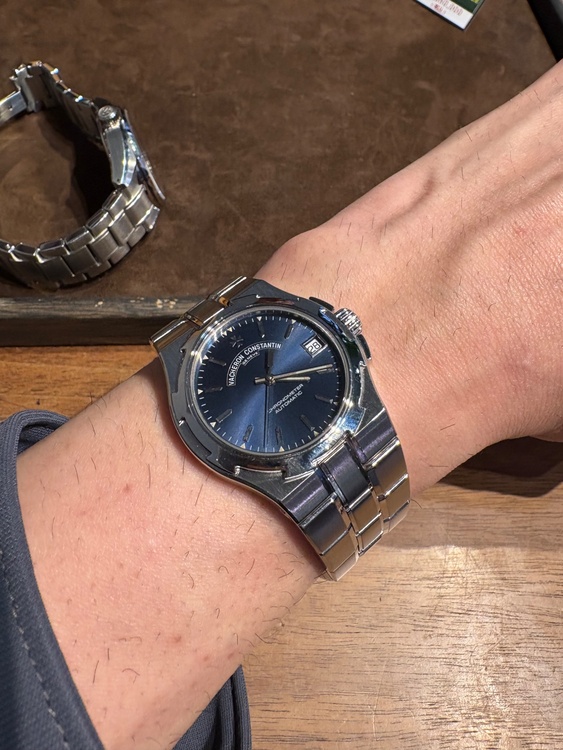 ヴァシュロン コンスタンタン オーヴァーシーズ （高級時計）の商品画像 - 査定依頼日：2026年1月9日 - 最高査定価格：1,750,000円