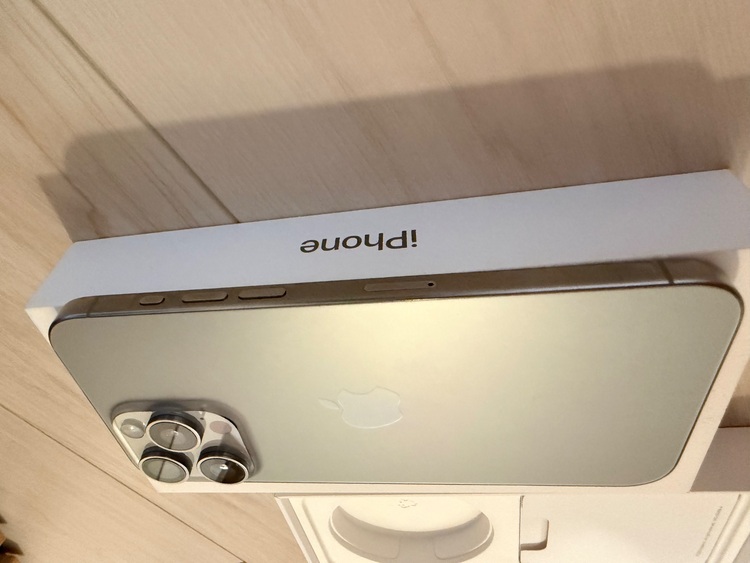 iPhone 15 pro max（スマホ）の商品画像 - 査定依頼日：2025年9月23日 - 最高査定価格：94,000円