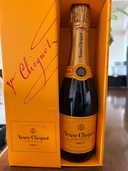 ヴーヴクリコ（お酒）の商品画像 - 査定依頼日：2025年9月22日 - 最高査定価格：100円