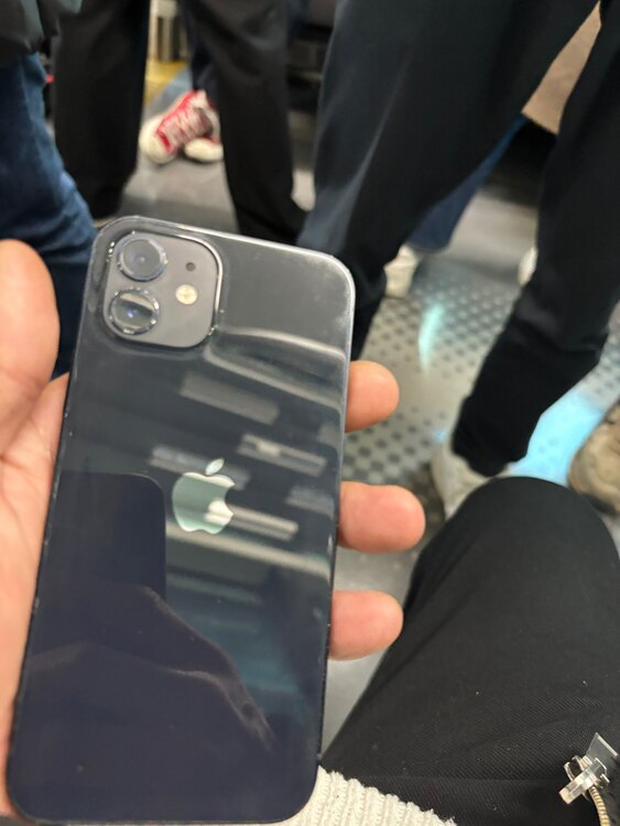 iPhone 12 64GB au（スマホ）の商品画像 - 査定依頼日：2025年2月18日 - 最高査定価格：30,000円