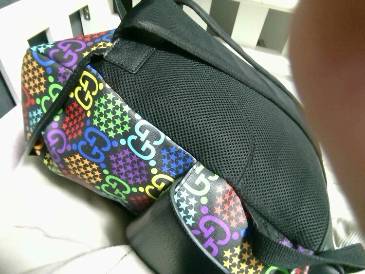 グッチ リュック GUCCI GG サイケデリック ミディアム バックパック（ブランドバッグ）の商品画像 - 査定依頼日：2026年3月7日 - 最高査定価格：105,000円
