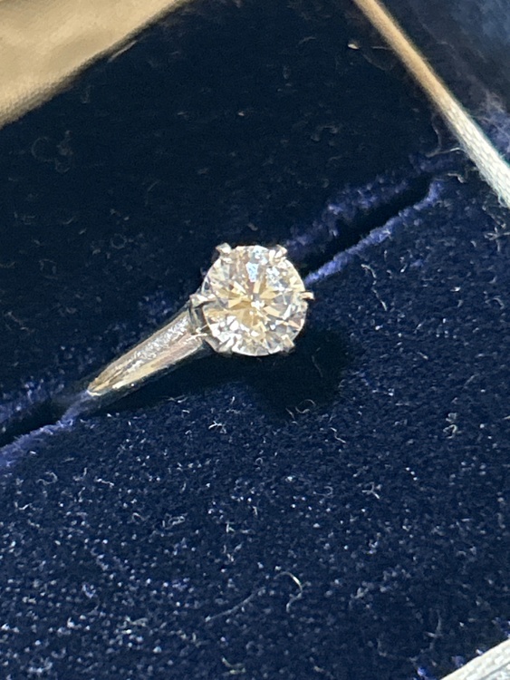 ダイヤモンド　1.14ct（宝石）の商品画像 - 査定依頼日：2026年10月8日 - 最高査定価格：1,000,000円